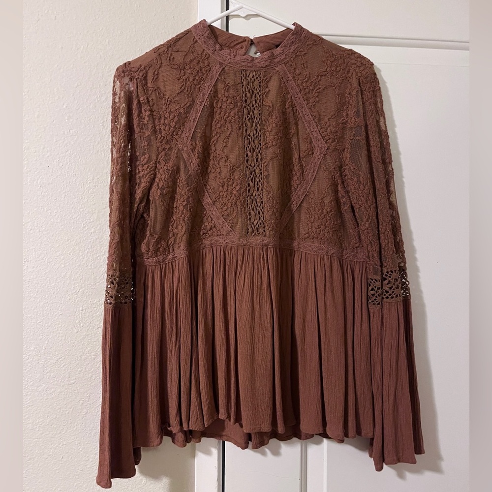 Boho flare top. Brown lace American eagle size M